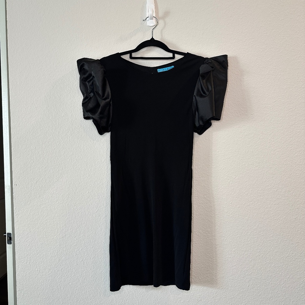 Alice + Olivia Black Bodycon Dress w/ Sleeve Detail